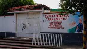 fachada de una escuela