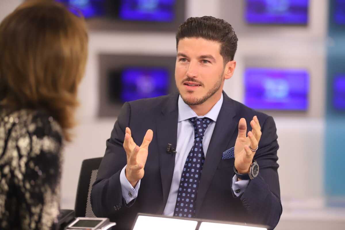 El gobernador de Nuevo León, Samuel García anunció un acuerdo con Petróleos Mexicanos para no contaminar durante el Mundial 2026.
