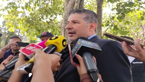 Juan Carlos Flores Miramontes, secretario de Educación de Jalisco, informa sobre investigaciones por bullying en escuelas básicas.