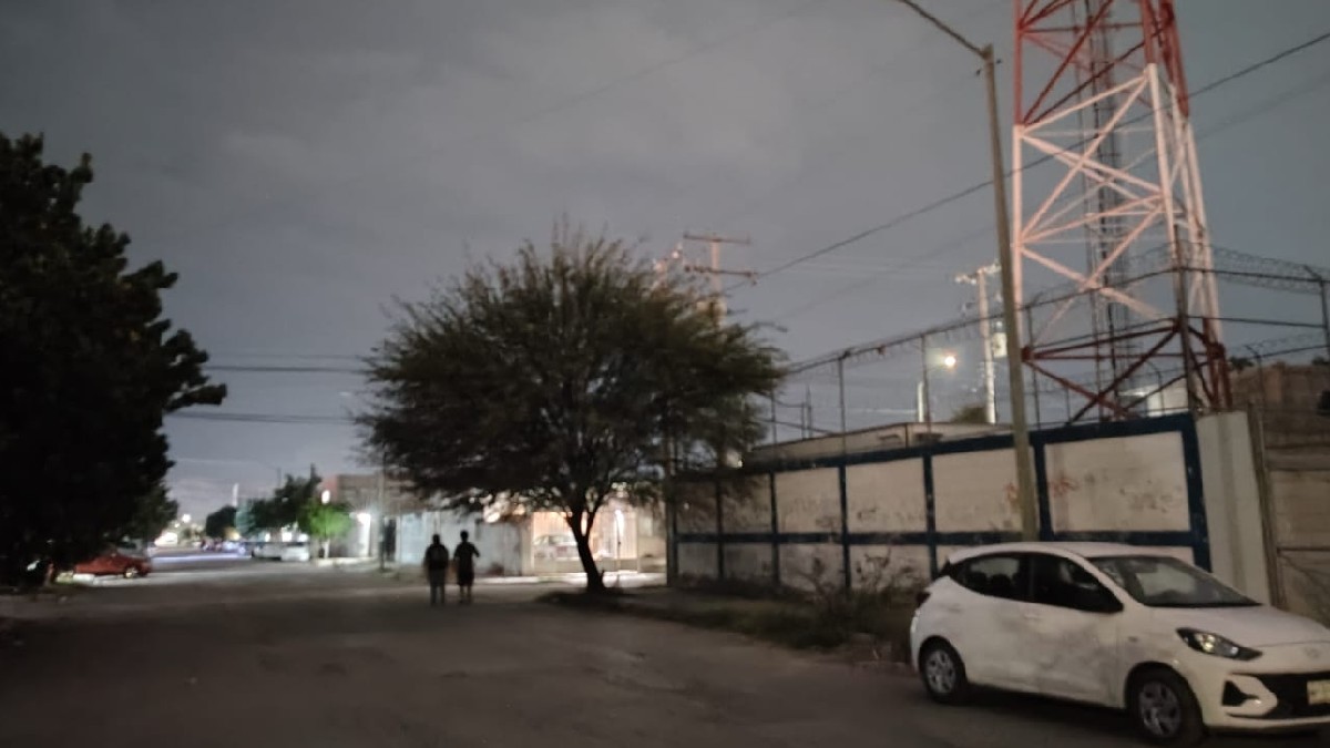 La colonia Rincón la Merced en Torreón enfrenta una grave crisis de seguridad originada por la falta de alumbrado público en uno de sus sectores.