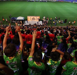 Con un total de 410 escuelas locales y de diferentes Estados, se dio el banderazo inicial de la Copa Tigres Incomparables desde el Estadio Universitario.