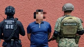 La detención de 'El Llanero' se registró en la comunidad Pinzándaro, en el municipio de Buenavista, en el marco de la Estrategia Nacional contra la Extorsión.