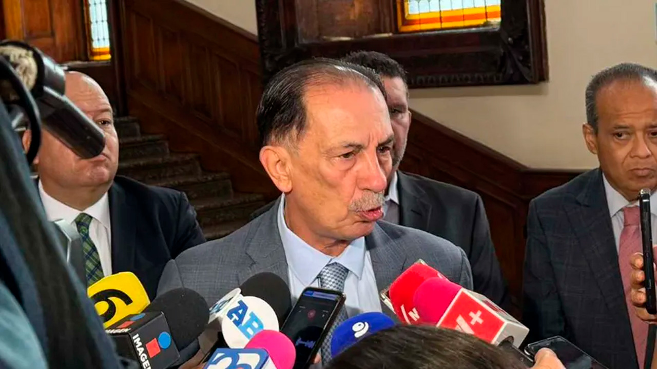 La Fiscalía de Nuevo León entregará a la FGR la investigación del desplome de una avioneta que cobró la vida de Débora Estrella y el piloto.