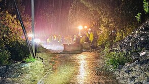 Las lluvias que se registraron en el transcurso de la noche de este miércoles y madrugada de este jueves, provocó que se presentaran diversos deslaves.