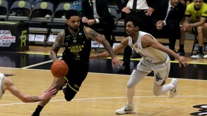 Astros de Jalisco impuso su condición de local y por 84-83 vencieron a Halcones de Xalapa en el comienzo de los playoffs.