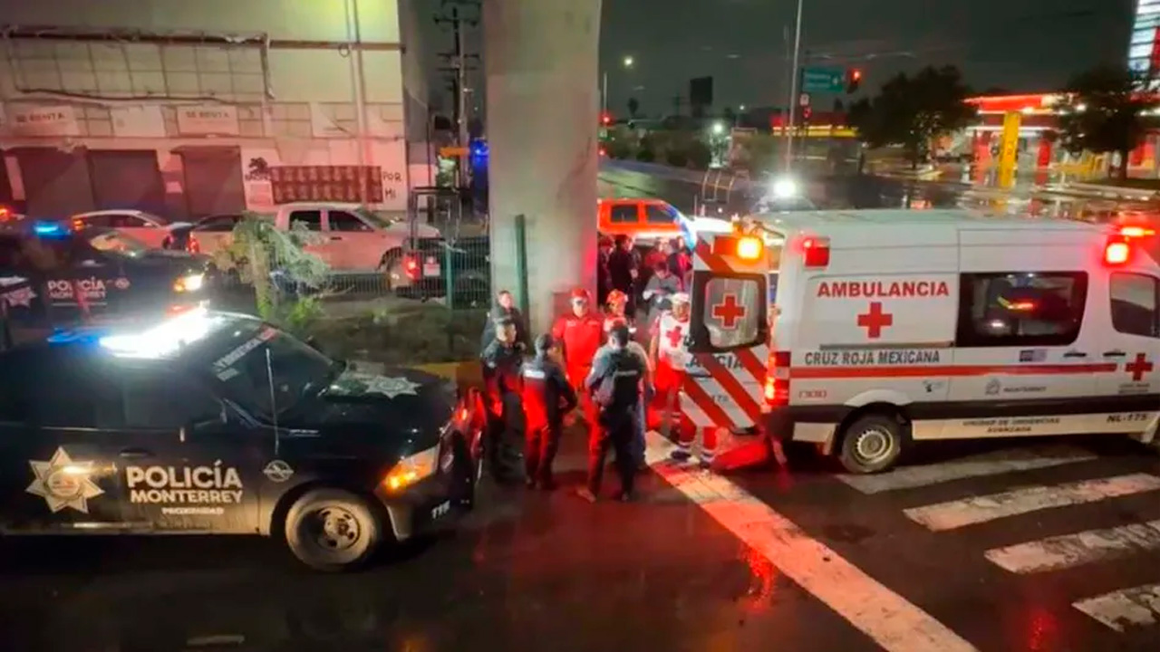 Un hombre de 30 a 35 años resultó herido con arma blanca en el cruce de Cristóbal Colón y Bernardo Reyes, en Monterrey.