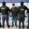 Un hombre fue detenido en Guadalupe, Nuevo León al ser señalado como presunto integrante de una banda delictiva dedicada a los robos con violencia. Un hombre fue detenido en Guadalupe, Nuevo León al ser señalado como presunto integrante de una banda delictiva dedicada a los robos con violencia.