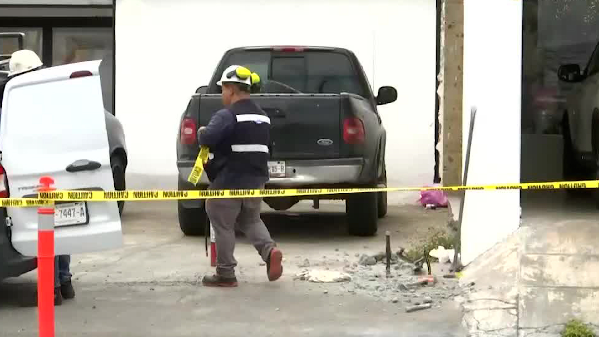 Los oficiales realizaron maniobras de emergencia para evitar la propagación de gas.