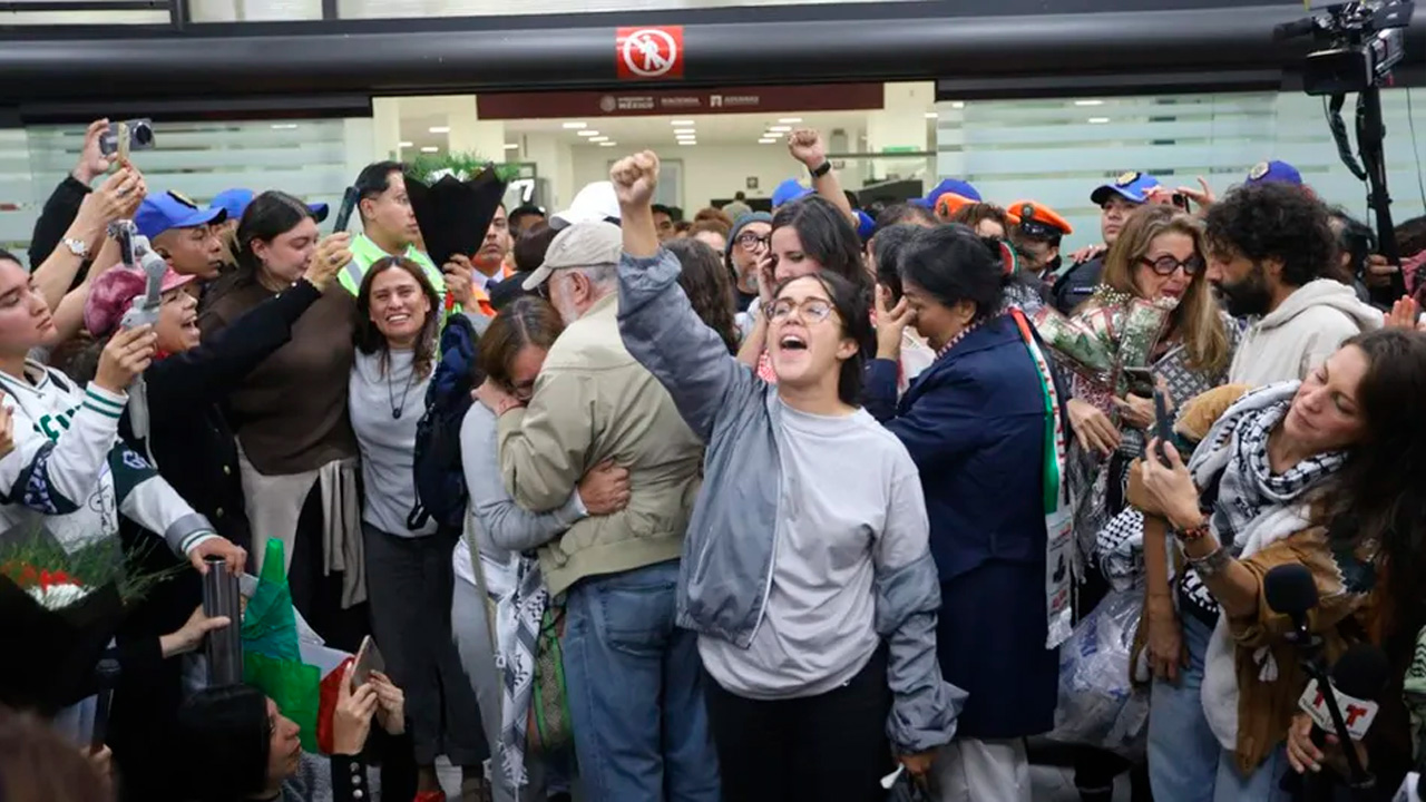 Los seis mexicanos que participaron en la Flotilla Global Sumud llegaron al país tras ser liberados por Israel.