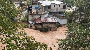 Debido a las fuertes lluvias que se presentaron la noche del miércoles y este jueves, se implementa el Plan DNIII-E por el Ejército Mexicano en la zona serrana.