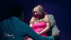 La trama revela el drama de una familia que enfrenta la desaparición de su hija tras ser manipulada por un adulto y una red de explotación.