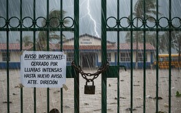 Este jueves 9 de octubre, la SEP de Veracruz, Puebla y Guerrero suspendieron clases debido a las fuertes lluvias, trasladándose a las aulas virtuales.