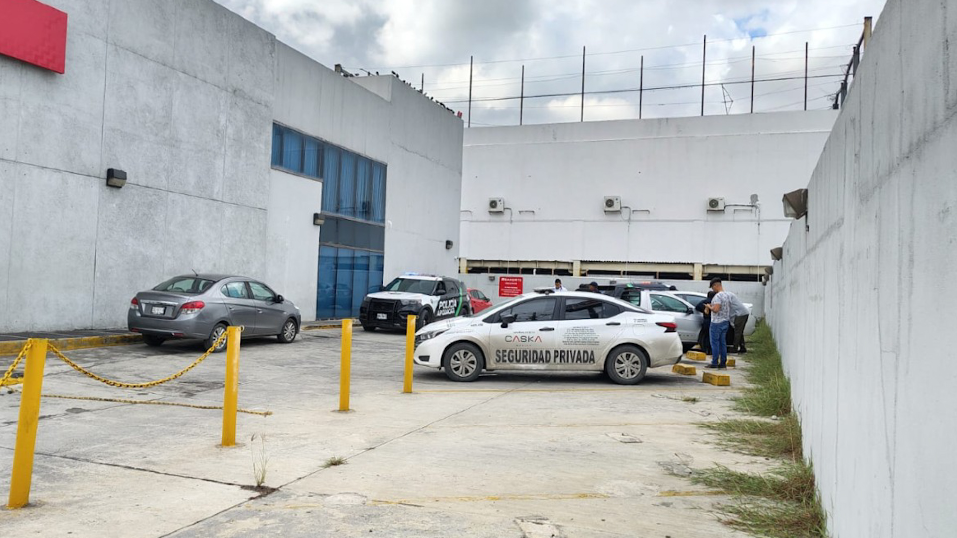 Los delincuentes se desplazaban en una motocicleta, y amenazaron con pistolas a la víctima para asaltarla y después escapar con rumbo desconocido.