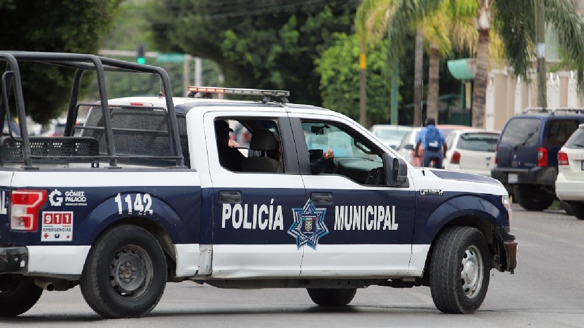 El propietario del expendio fue testigo directo de una violenta confrontación entre dos hombres, mostrando las imágenes de cómo ocurrieron los hechos.