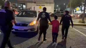 Se informó que el menor sería llevado a la Casa de los Niños, las Niñas y la Familia, en donde quedaría a la espera de su madre.