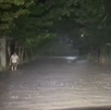 La lluvia ha desbordado ríos y afectado a pobladores debido a los deslaves que, según información preliminar, ya enterraron a una familia. La lluvia ha desbordado ríos y afectado a pobladores debido a los deslaves que, según información preliminar, ya enterraron a una familia.