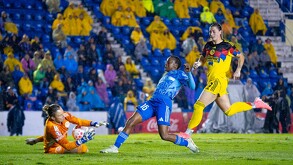 Diana Ordoñez fue la figura del partido tras anotar doblete en una cancha complicada como lo es el Estadio Ciudad de los Deportes.