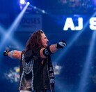 AJ Styles haciendo su entrada en el evento WrestleMania 34 donde retuvo su campeonato de WWE ante Nakamura.