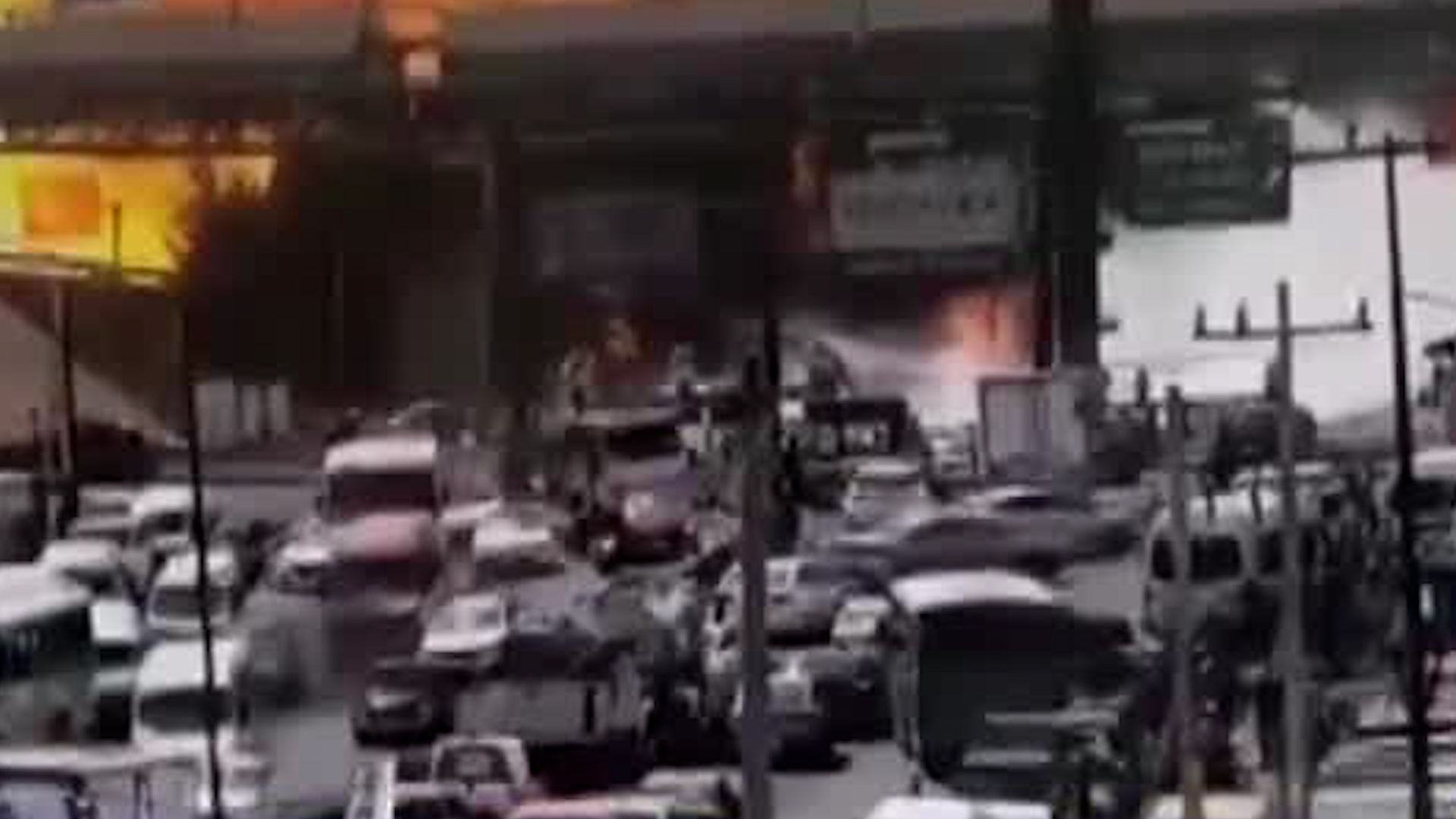 A un mes de la explosión de la pipa de gas en el puente de la concordia, familiares y amigos de las victimas les recuerdan en la llamada Zona Cero.