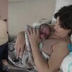 La mujer se volvió viral en redes sociales tras decidir emitir en vivo el nacimiento de su hija.