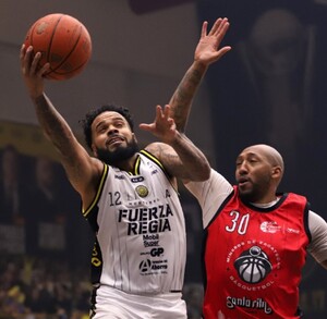 Fuerza Regia se impuso a Mineros de Zacatecas para ponerse a solo un triunfo de avanzar a la final de zona. Fuerza Regia se impuso a Mineros de Zacatecas para ponerse a solo un triunfo de avanzar a la final de zona.