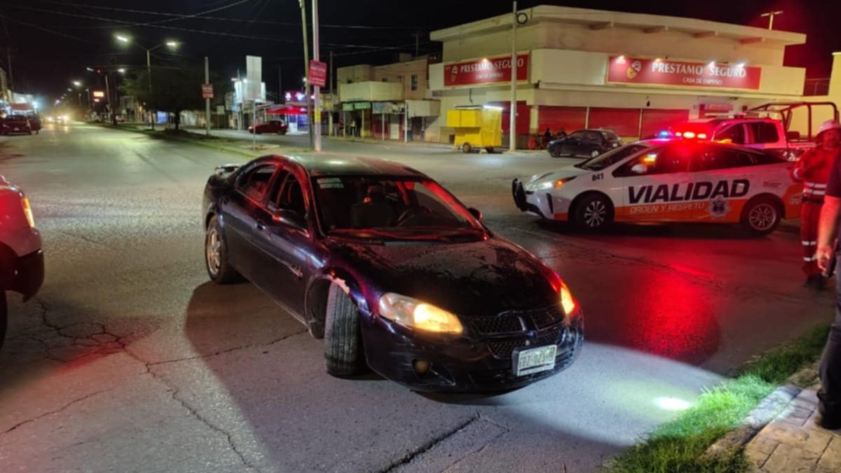 El accidente ocurrió durante la madrugada en la colonia Sol de Oriente; el conductor fue trasladado al hospital tras sufrir diversas lesiones.