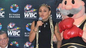La mítica boxeadora mexicana se impuso a su rival japonesa en su penúltimo combate profesional; su pelea de despedida será en 2026.