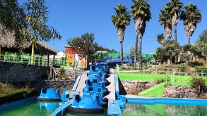 Este lugar es considerado uno de los parques temáticos más importantes de El Bajío y un destino popular para la diversión familiar.