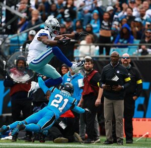 Cowboys volvieron a tropezar en un cierre de partido que deja más preguntas que respuestas ante Carolina Panthers de visita.
