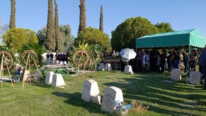 Edmundo Casas, el trabajador de una tienda de pinturas que falleció por las quemaduras de un accidente, fue despedido entre llantos y gratos recuerdos