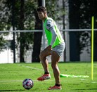 Durante la práctica dirigida por el entrenador Torrent en el Barrial se pudo ver que el jugador mexicano se lesionó en la práctica de los regios.