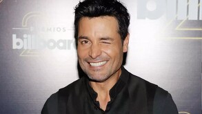 Los fans de Chayanne aún pueden conseguir boletos para su concierto en Chihuahua, aunque varias secciones ya están completamente agotadas.