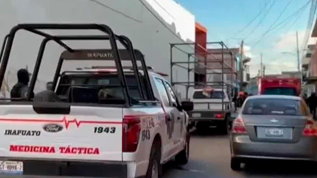 Un ataque armado a una familia en Irapuato dejó dos menores fallecidos, incluyendo una adolescente, y dos personas más heridas.