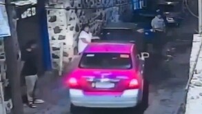 El hombre habría atropellado a las dos personas porque le pidieron moer su auto de la entrada de su casa en la alcaldía Coyoacán