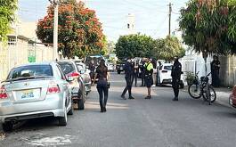 Patrullas de la policía de Guadalajara en la colonia Manantial