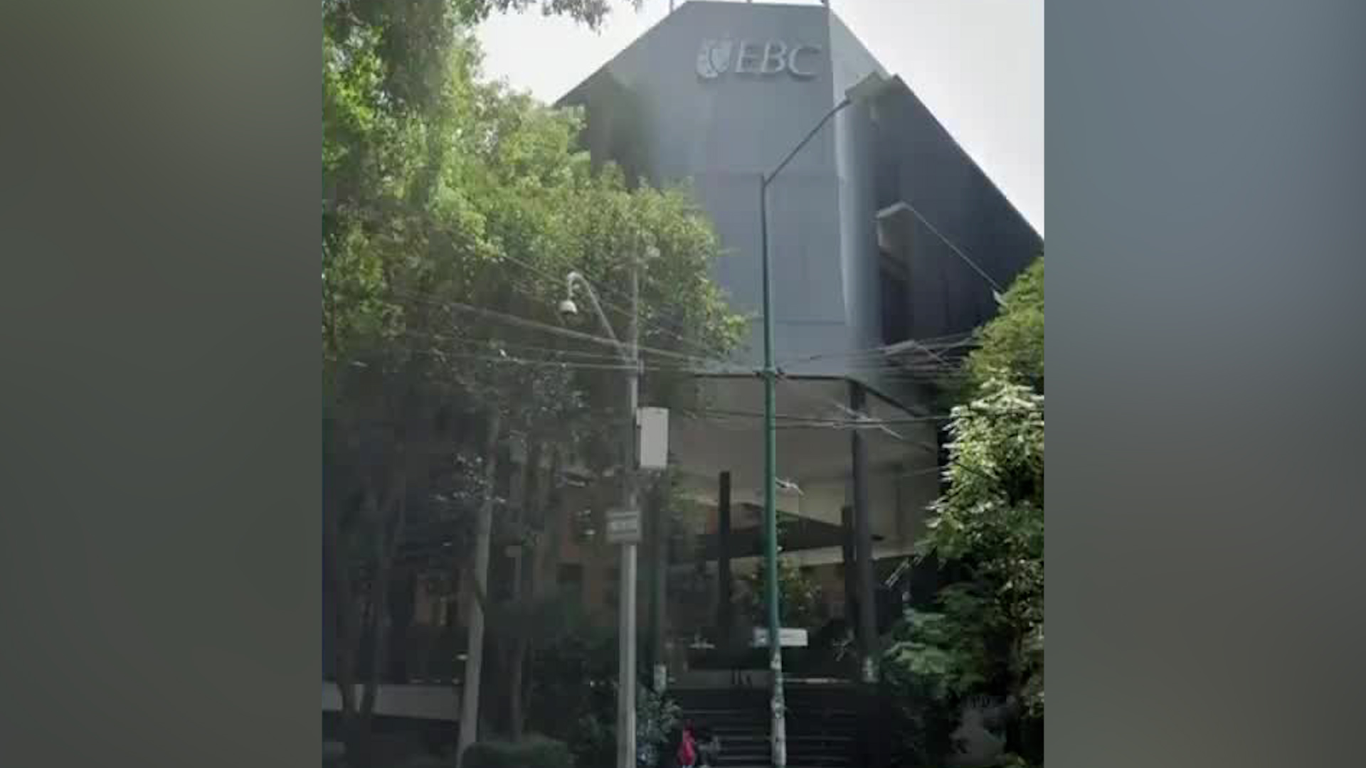 Las autoridades informaron que implementaran medidas de seguridad en la Escuela Bancaria y Comercial luego del incidente.