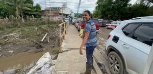 Mujer se ubica en la zona de la inundación de Poza Rica, cuenta cómo por segunda ocasión su familia fue víctima del desbordamiento del río Cazones.
