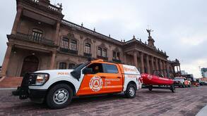 Elementos de Protección Civil de Nuevo León se trasladaron a Veracruz para ayudar a afectados por inundaciones.