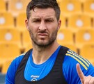 Gignac entrando a la cancha del 'Volcán' para entrenar con Tigres en la temporada del Apertura 2025.