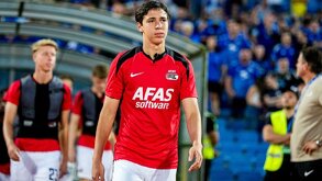 El canterano de Chivas durante un calentamiento previo a un partido con el equipo de Países Bajos.