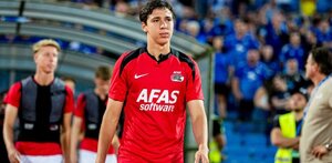 El canterano de Chivas durante un calentamiento previo a un partido con el equipo de Países Bajos. El canterano de Chivas durante un calentamiento previo a un partido con el equipo de Países Bajos.