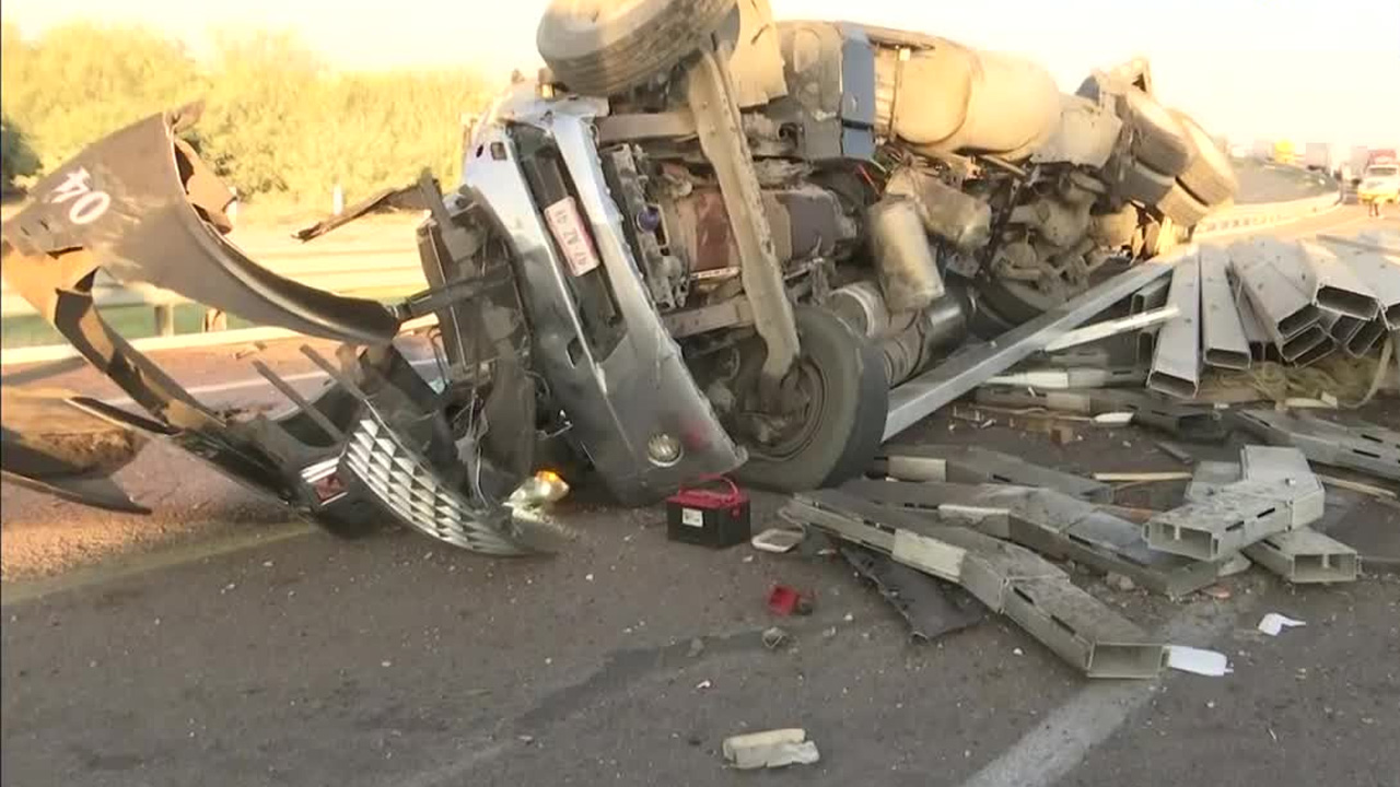 Un grave percance vial sacudió la mañana de este martes al Libramiento Norte Laguna en el municipio de Matamoros, Coahuila.