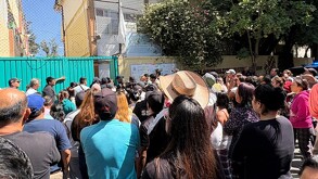 Alumnos de escuela secundaria técnica en Iztapalapa son desalojados tras muerte de un alumno