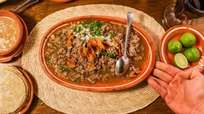 Imagen ilustrativa de un platillo típico de carne en su juego en el restaurante Kamilos 333 en Guadalajara