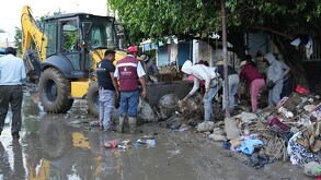 La presidenta Claudia Sheinbaum aseguró suman 13 mil 377 hogares registrados en el censo de viviendas afectadas por las lluvias torrenciales.