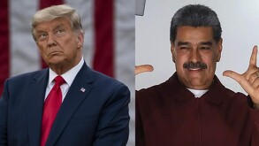 Donald Trump (izquierda) con traje oscuro y corbata roja, mirando hacia arriba; y Nicolás Maduro (derecha) en camisa guinda, sonriendo y señalando con lasmanos