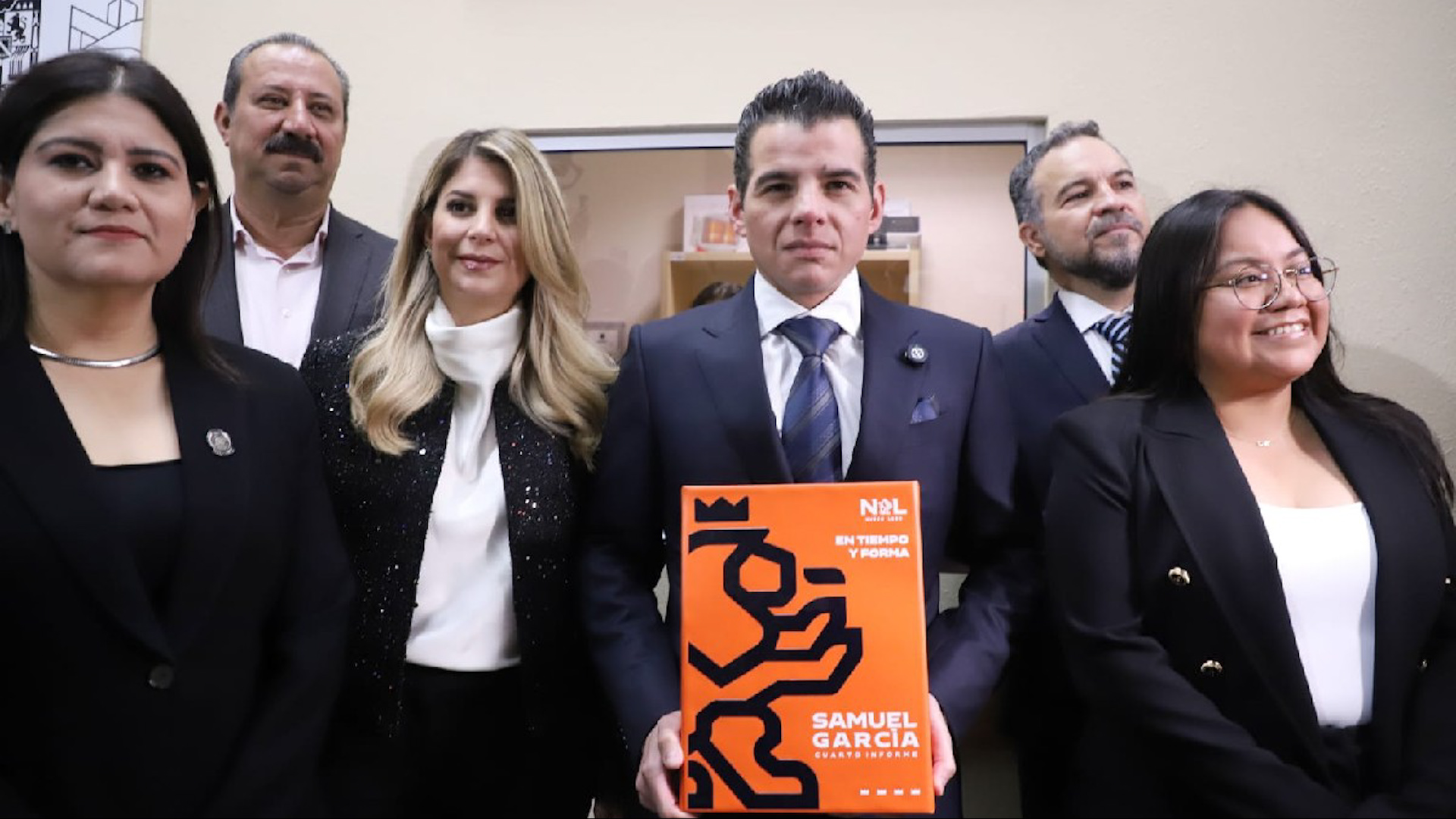 Fue el secretario General de Gobierno, Miguel Ángel Flores, quien entregó el Cuarto Informe de Gobierno a los diputados.