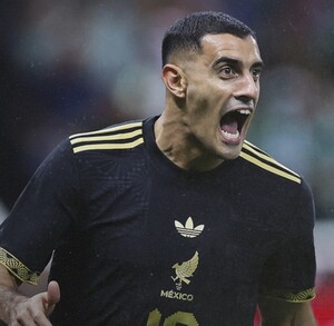 Germán Berterame, jugador argentino naturalizado mexicano, anotó su primer gol con el Tri en un partido amistoso contra Ecuador.