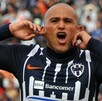 Humberto 'Chupete' Suazo festejando uno de los 121 goles que metió con la camiseta de Rayados. Humberto 'Chupete' Suazo festejando uno de los 121 goles que metió con la camiseta de Rayados.