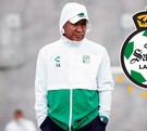 Nacho Ambriz en un entrenamiento con el León